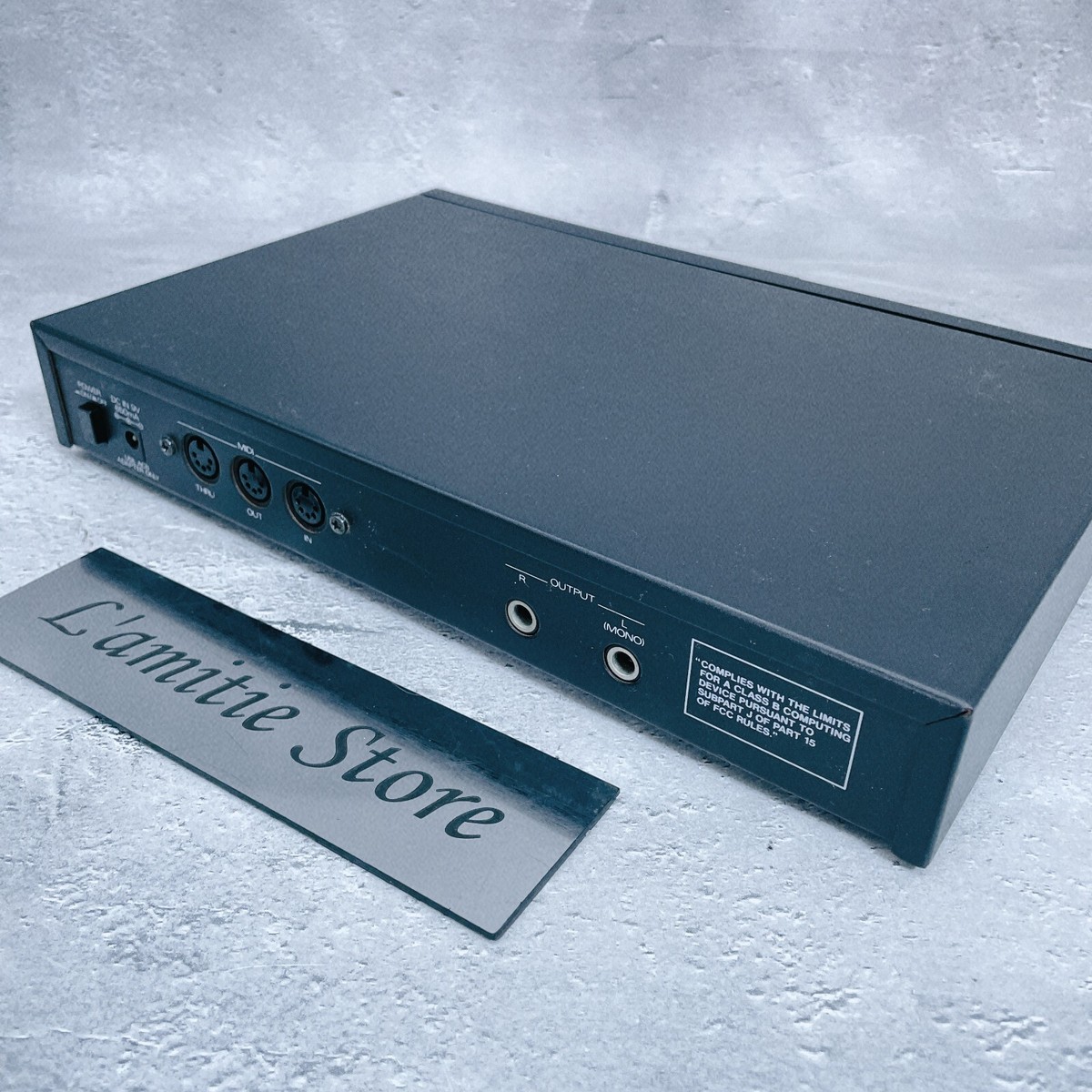 Roland MT-32 Multi Timbre MIDI Sound Module Synthesizer Roland MT-32 Multi Timbre MIDI Sound Module Synthesizer