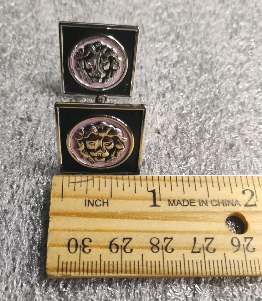Gemelos cuadrados medallón cabeza de león SWANK de colección, esmalte violeta/negro, ¡usados! Foto 3 de 4