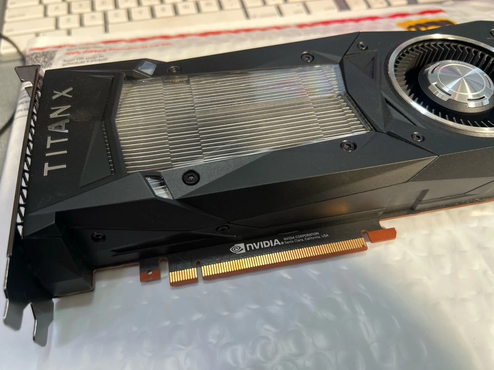 NVIDIA GeForce GTX Titan Xp 12GB GDDR5X Graphics card - Image 2 of 4
