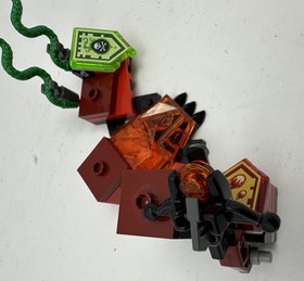 Lego 70335 Nexo Knights Ultimate Lavaria Complete W/ Minifigure & Manual
