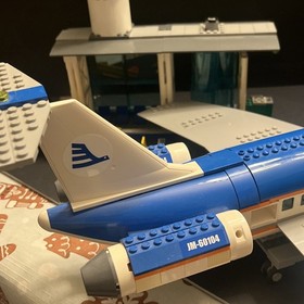 Lego City 60104 Airport Passenger Terminal With Extras - Limo Missing Figures