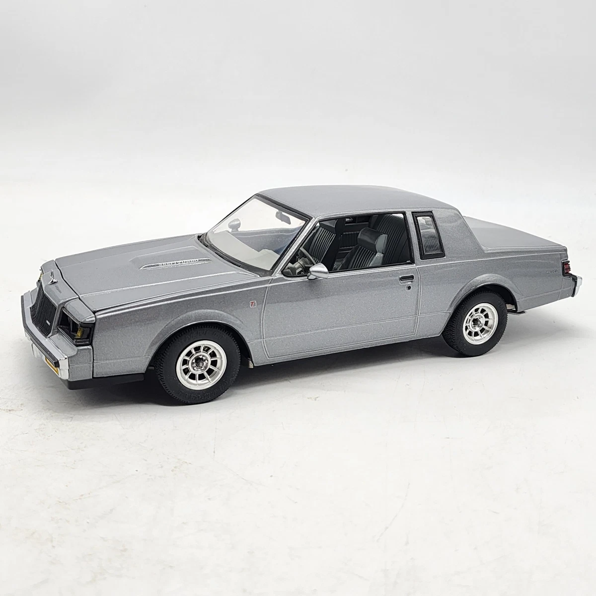 ミニカー GMP 1/18 Buick Regal Grand National 1/18 1987 Buick GNX (Regal)by GMP | DiecastXchange Forum