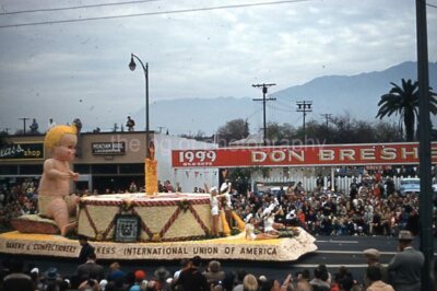 ROSE PARADE 1950's Found SLIDE Photo RED BORDER COLOR 35mm FLOAT T 312 LA 86 D