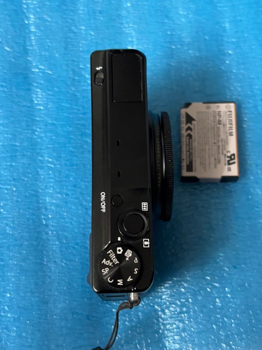 Junk Fujifilm XQ1 Black X Series 12.0MP Compact Digital Junk Fujifilm XQ1 Black X Series 12.0MP Compact Digital