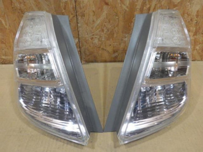 Gebrauchte Original Honda Fit GP1 GE6 Hybrid Rückleuchten R&L Set STANLEY P98...