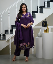 Embroidered Design Floral Kurta Set with Dupatta