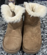 UGG Australia Bailey button short boots chestnut size 5