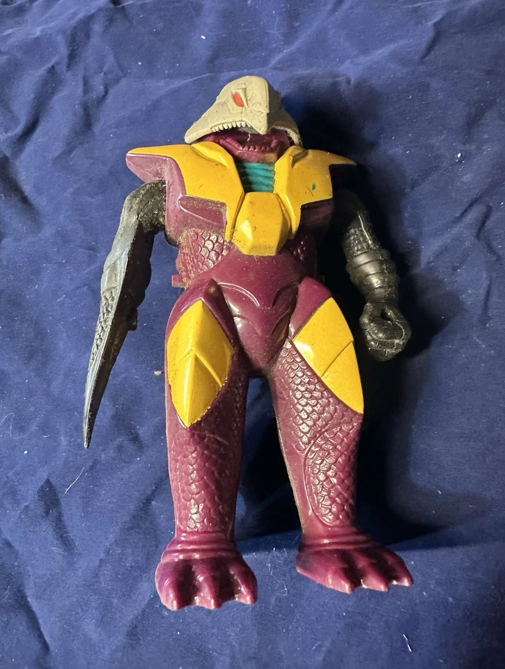 Transformers G1 Finback Pretenders Hasbro 1988 w/ Belt & Robot - Image 3 of 4