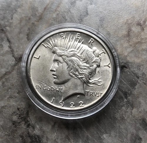 1922-D SILVER PEACE DOLLAR IN STUNNING AU CONDITION!!