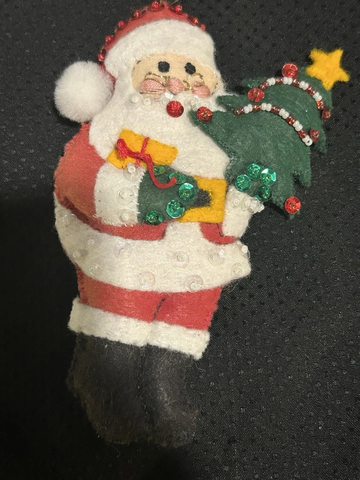 De Colección MCM Fieltro Lentejuelas SANTA Hecho a Mano Adornos de Navidad Conjunto de 2 Trineo y Árbol Foto 4 de 4