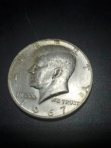 1967 50C Kennedy Half Dollar Au 40 % Silver