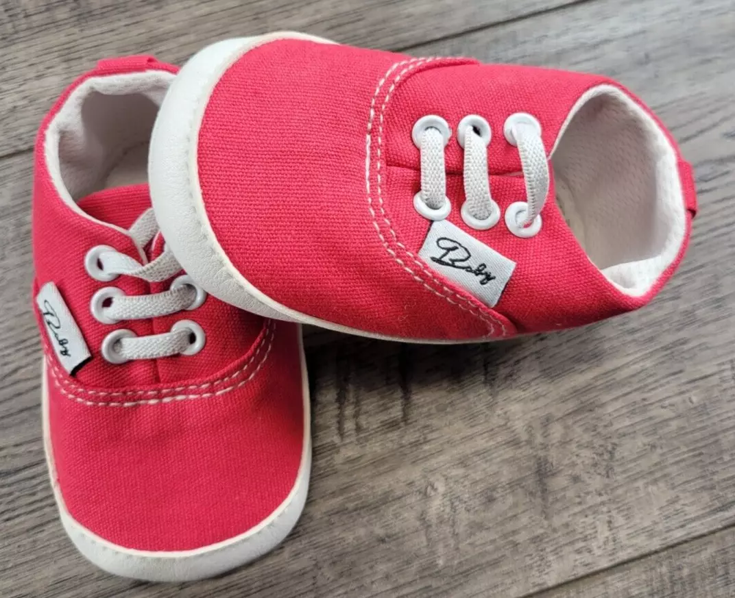 Baby Boy Girl Baby Size 6 12 Month Red Canvas Tennis Shoes