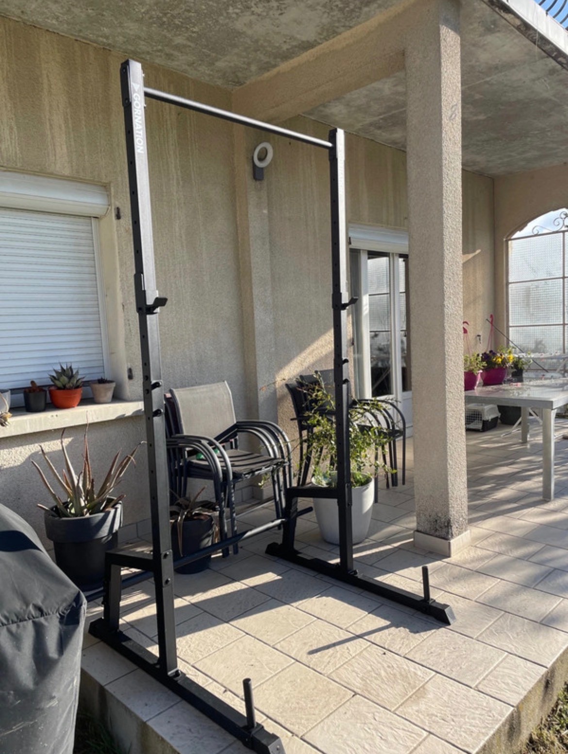 Station de traction et dips pour squat et musculation extérieure en acier noir