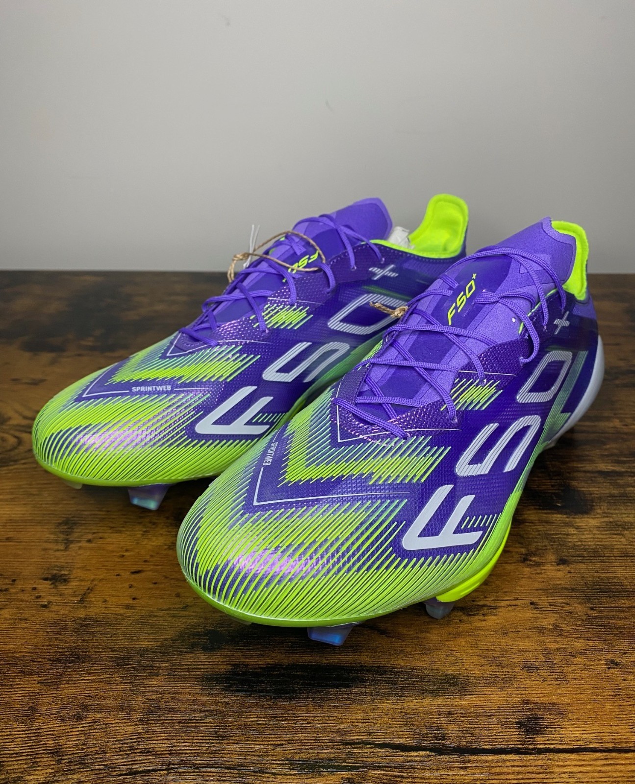 Chaussures Adidas F50+ FG JS3211 pour briller lors de vos matchs de football