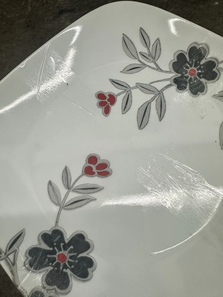 **Set of 13**Corelle Kyoto Leaves 4 dinner plates 3 bowls and 6 dessert plates  - Image 2 of 4