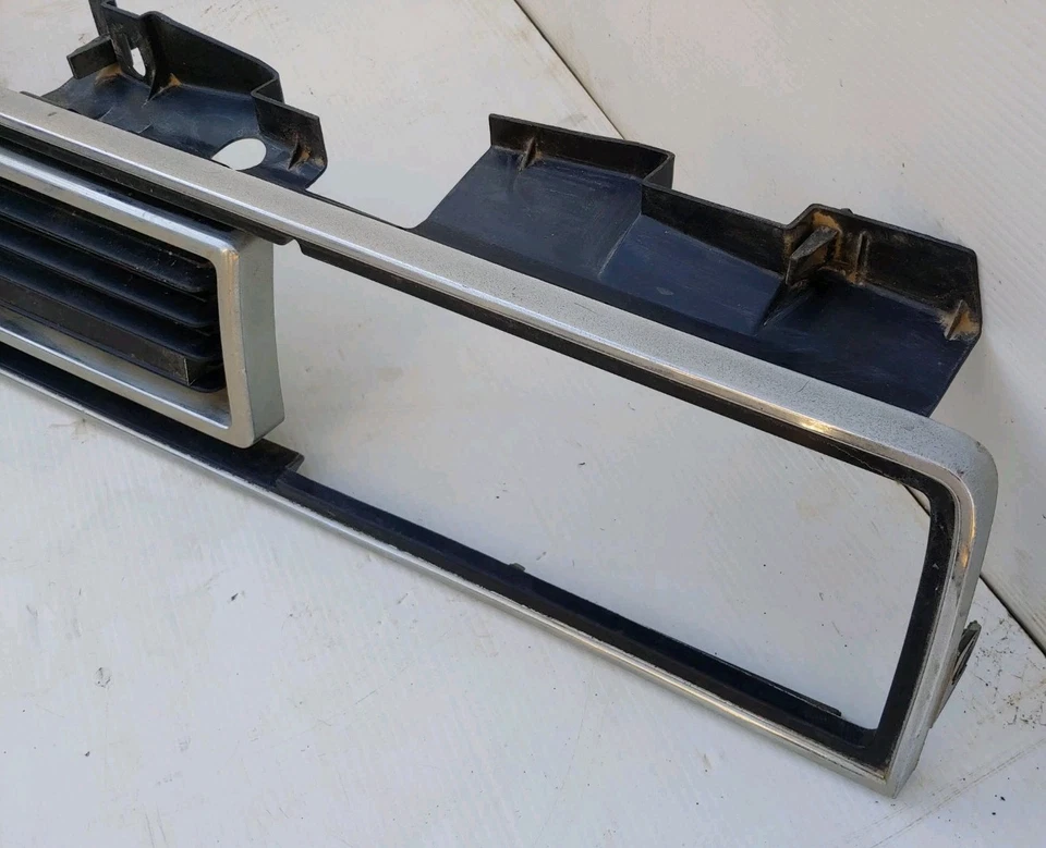 Pontiac 6000 1987 parrilla panel envolvente OEM Foto 3 de 4