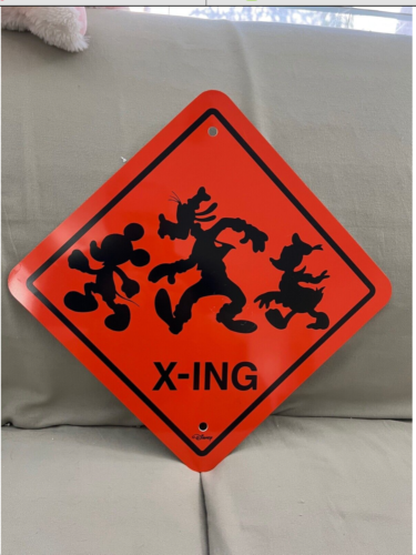 Disney Parks Mickey Goofy Donald Crosswalk Crossing Sign NEW RETIRED - Picture 1 of 2