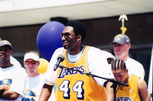 kobe bryant 2001 championship