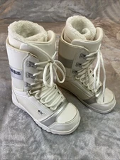 ThirtyTwo Exus Snowboard Boots Women’s Size 8 White Snow Winter Sports Gear