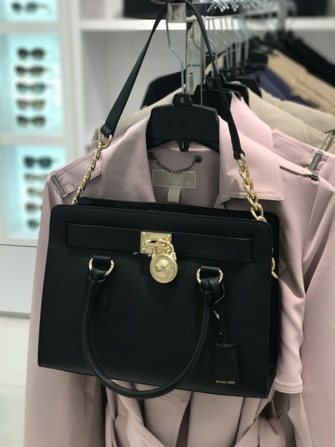 vans authentic black size 7