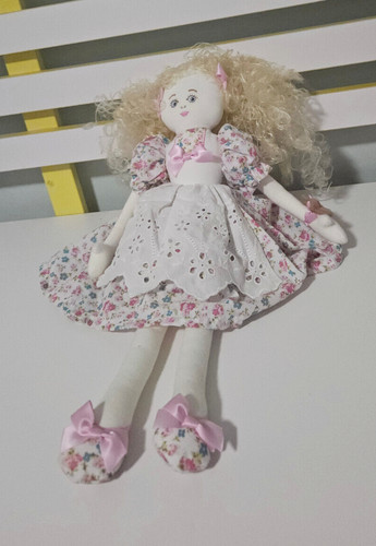 KATE FINN DOLL GOLDILOCKS 40CM CURLY HAIR BEAR ON WRIST