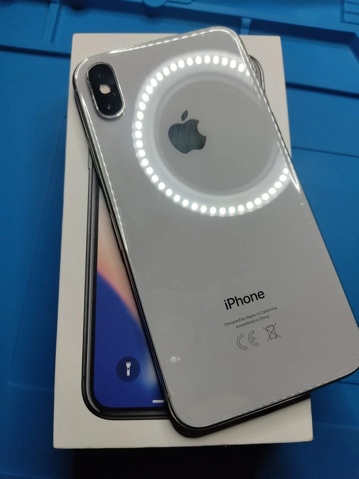 Apple iPhone X 256GB Bianco - Immagine 2 di 4