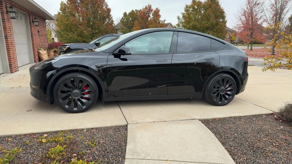 Tesla Model Y Performance 2023 Foto 2 de 4