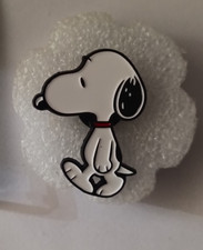 SNOOPY-PIN-2 OR MORE PINS SHIPPING 5.49-SPEND 20 SHIPPING IS FREE