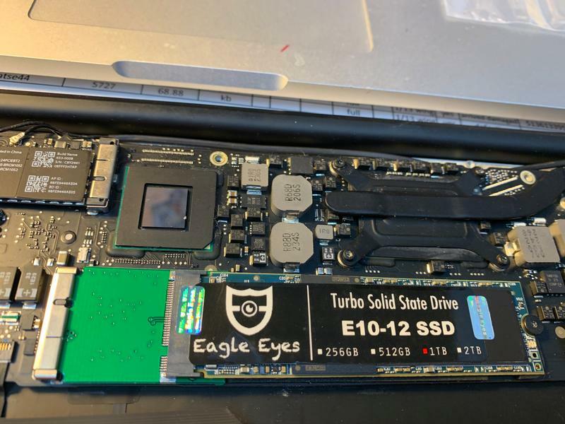 Apple MacBook Air A1370 11.6" Laptop MC506LL/A 1370 : Tiny Dent But Looks G
