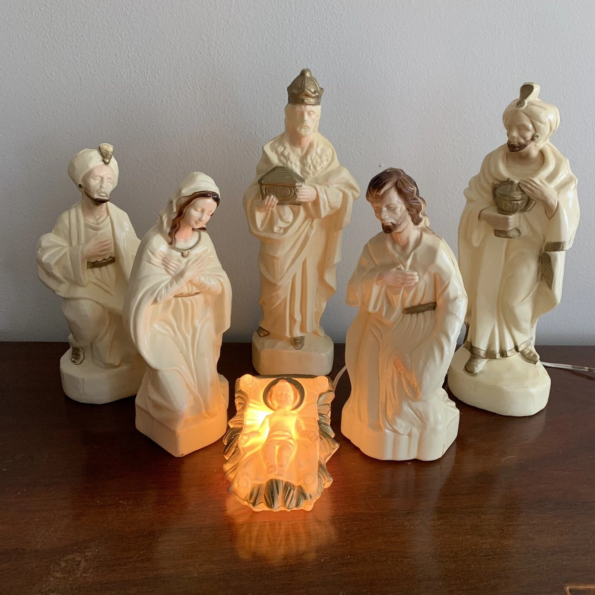 Blow mold table top nativity scene stonemagic.jp