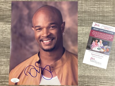 (SSG) DAMON WAYANS Signed 8X10 Color Photo ''My Wife & Kids'' with a JSA COA