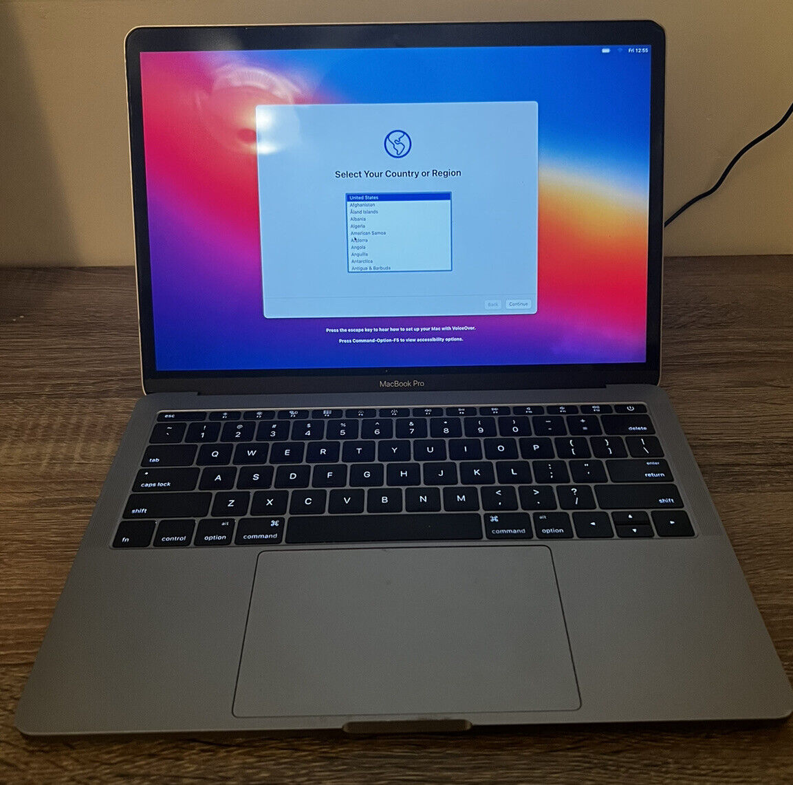 Apple MacBook Pro 13-Inch Late 2016 Core i5 2.0 GHz, 8GB Ram 