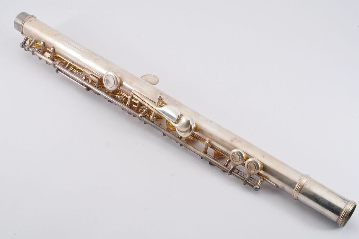 Yamaha YFL-311 Flute Silver Made in Japan w/Hardcase Yamaha YFL-311 Flute Silver Made in Japan w/Hardcase
