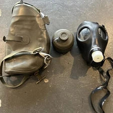 Vintage Israeli Model 4 Military Gas Mask with ZivilschutzFilter NOS New Unused