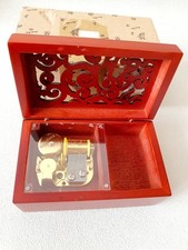 Hand Cranked Music Box Home Decor Classic Wooden Jewellery Case Gift Red (Small)
