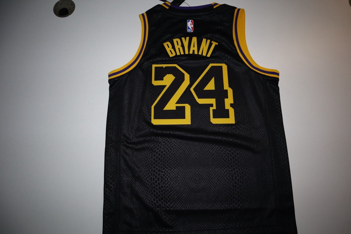 Nike Lakers Kobe Bryant ジャージ XL　ユースサイズ Nike Lakers Kobe Bryant ジャージ XL ユースサイズ - メルカリ