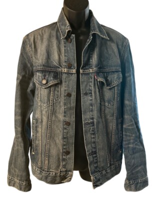 Levi s Jacket Men's Sz Medium Denim Button Up Long Sleeve Pockets