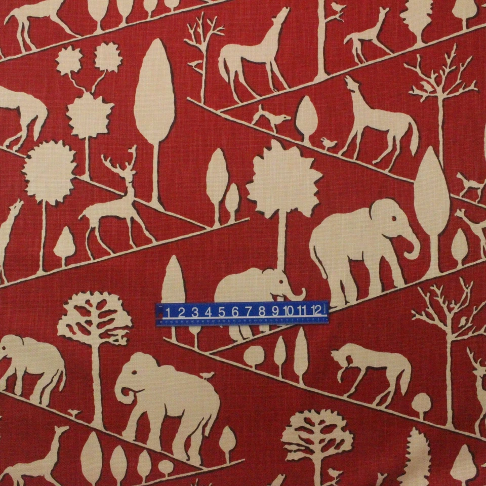 TELA BRAEMORE JUNGLE WALK CARDINAL ELEFANTE ROJO ANIMAL TEJIDO DE CESTA POR 54"W Foto 2 de 4