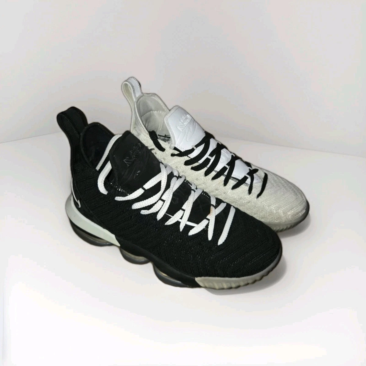 Preços baixos em Nike LeBron 16 Equality - White Black | eBay