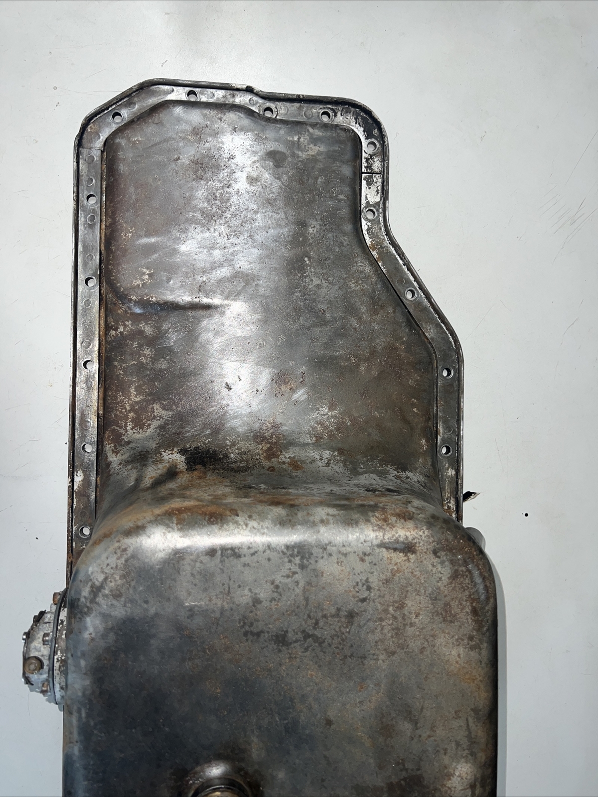 Rolls Royce Silver Shadow 6.2L Engine Oil Pan & Drain Plug OEM. C287