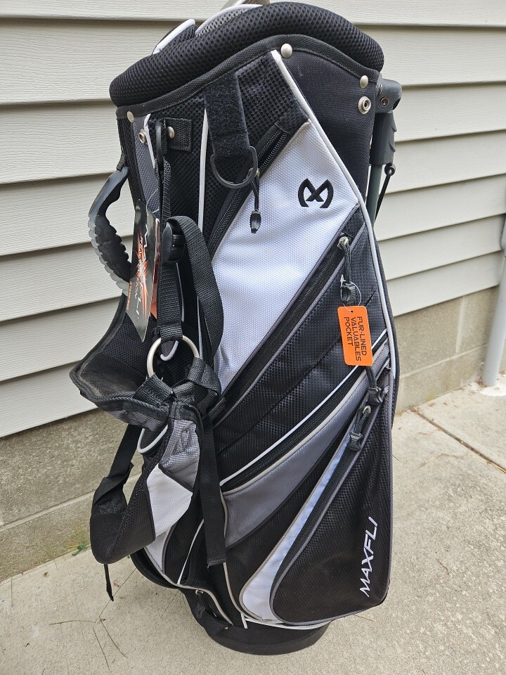 MAXFLI Stand/Carry Black Golf Bag With 9way Dividers Dual Strap 10 Zip