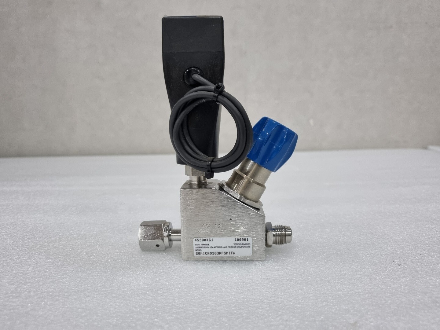As-Is PARKER Veriflo High Purity Miniature Regulator SETRA DIGITAL 45300461 225
