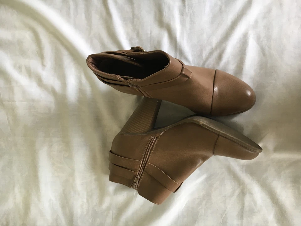 Lauren Conrad Size 10M Light Brown Beige Ankle Boot Shoe Women - Image 2 of 2