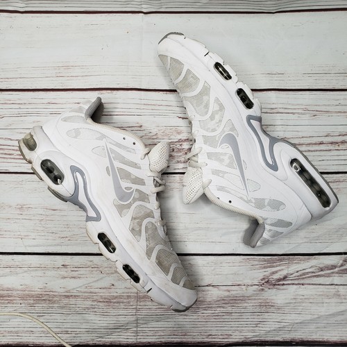 white reflective tns