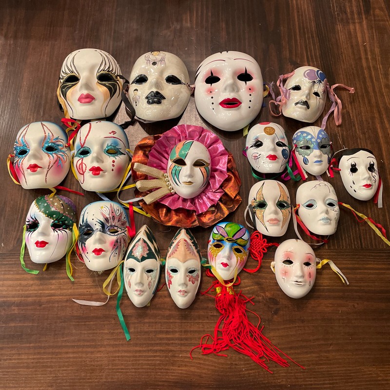 Lot Of 18 Painted Porcelain Carnival/Mardi Grad Masks