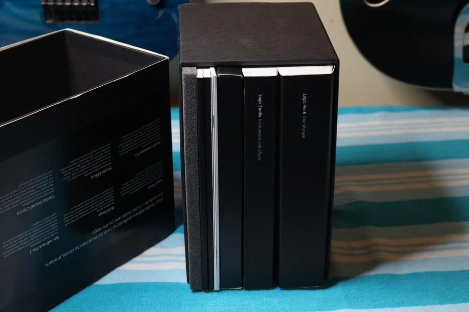 Apple Logic Studio Logic Pro 8 Komplett Box & Materialien - Bild 2 von 4