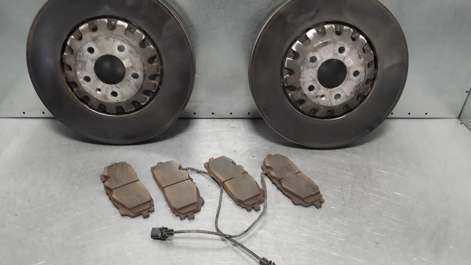 BREMSSCHEIBE SET VORNE Audi Q7 (4MB/4MG) 2017 4M0615301AS / 4M0615115BC