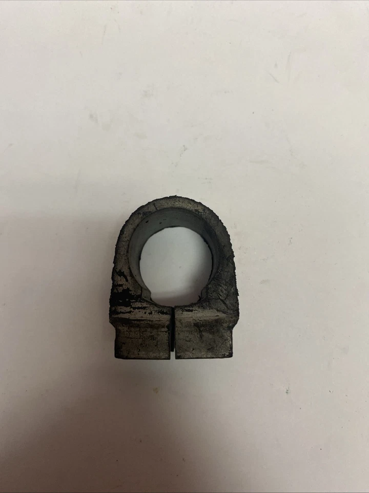 Nuevo de Lote Antiguo 1971 1972 Mercury Capri Soporte de Montaje de Engranaje de Dirección Aislador D0RY-5484-B Foto 2 de 4