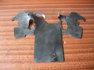 Suzuki GSXR125 GSXR 125 Spritzschutz Hitzeschild Schutz OEM