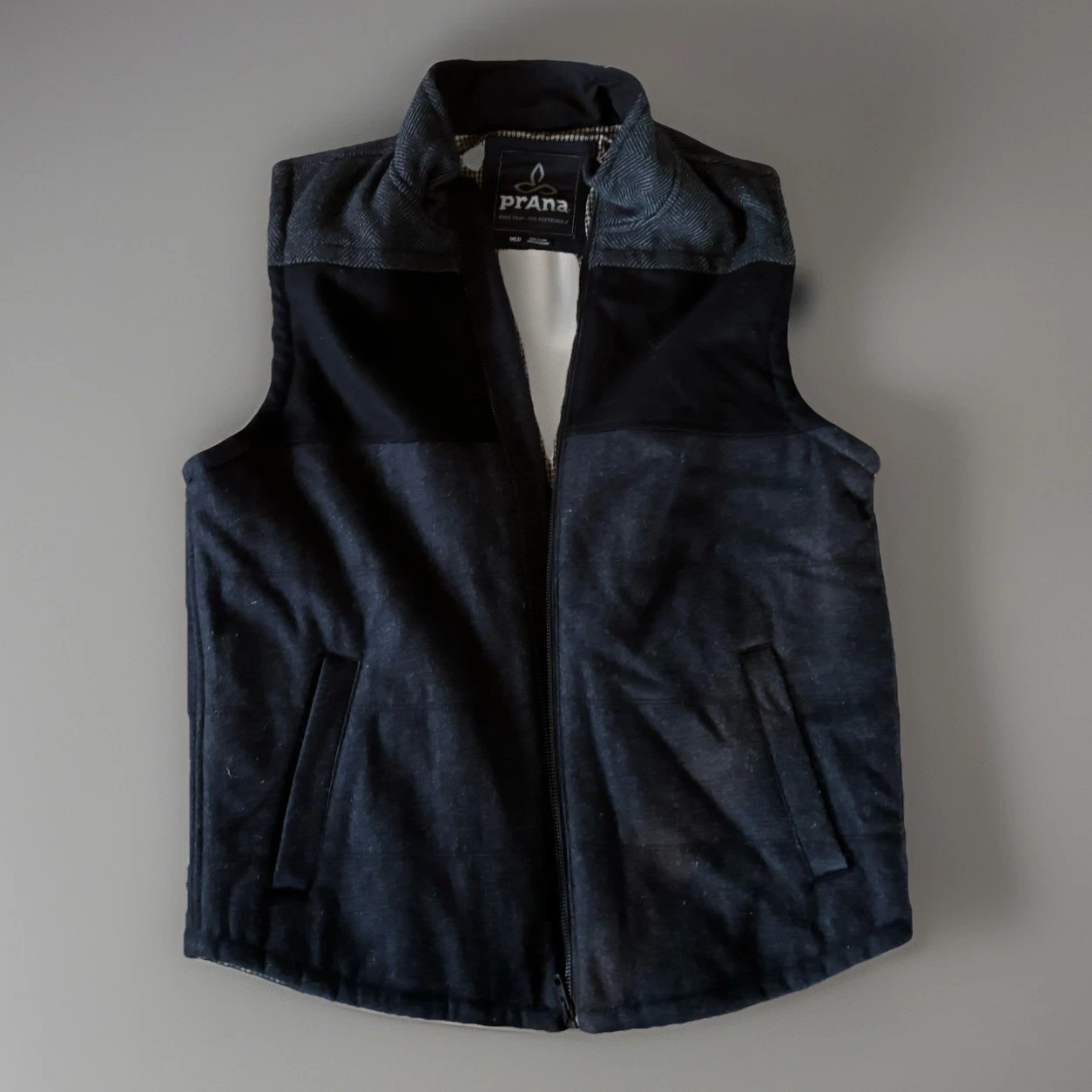Prana Vest Mens Medium Gray Wooley Puffer Full Zip Wool Blend Outdoors
